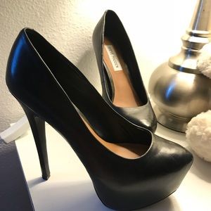 Steven Madden Platform Pumps